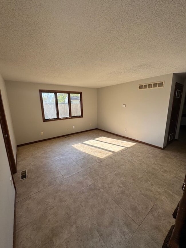 Building Photo - 6918 Decatur Rd