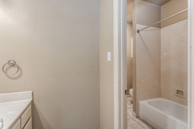 Building Photo - 7082 Co Rd 166
