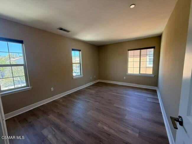 Building Photo - 7036 Baneberry Ave