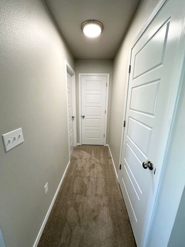 Building Photo - $500.00 MOVE IN CREDIT! Stunning Modern Home in Desirable Star, Idaho