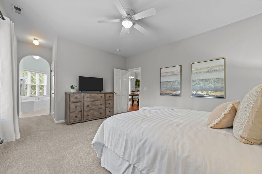 Building Photo - 1121 Turtle Creek Rd