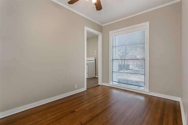 Building Photo - 5829 E Mockingbird Ln