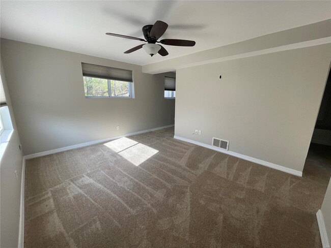 Building Photo - 6170 Roseglyn Ln