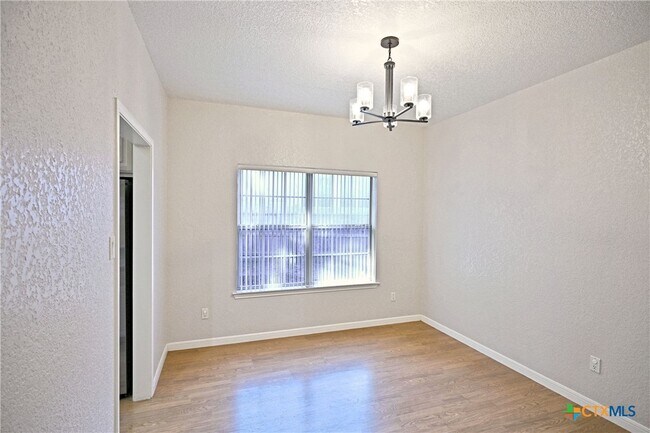 Building Photo - 2725 Diamond Trail