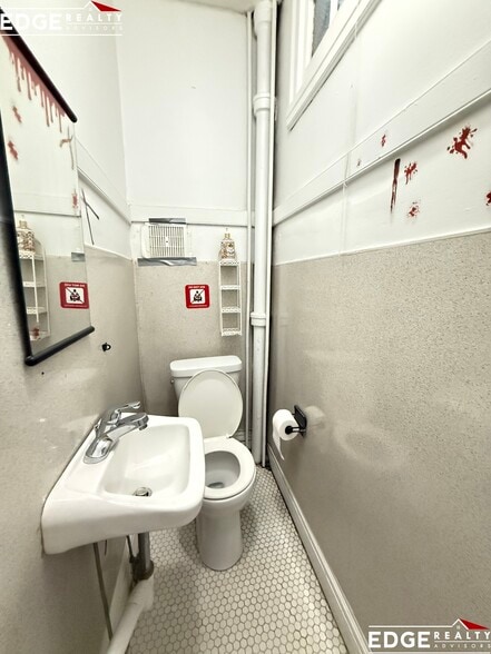 Building Photo - 11 Euston St