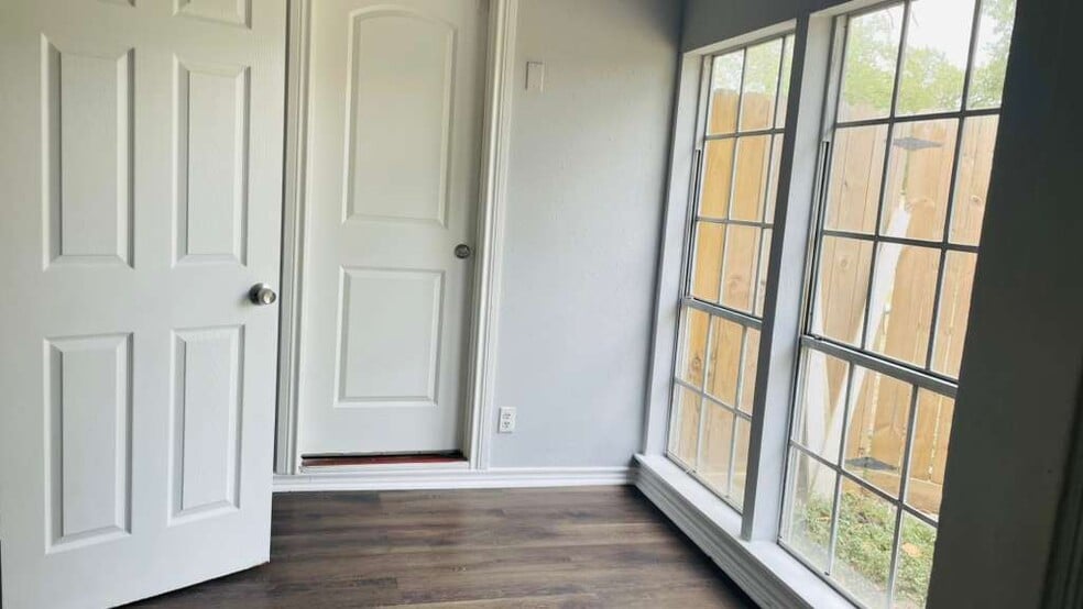 Building Photo - 7301 Brockley Ln