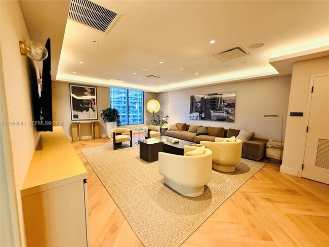 Building Photo - 121 NE 5th St