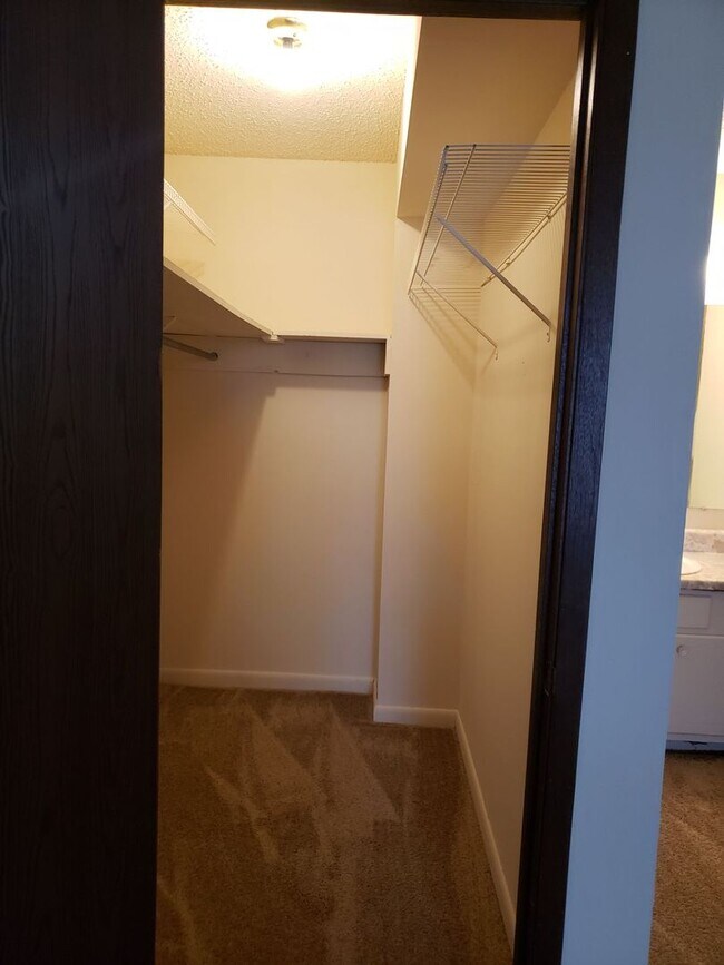 Building Photo - 206 Yelton Ct