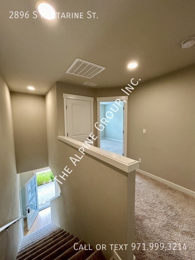 Building Photo - Cornelius Townhome - HALF OFF First Month!