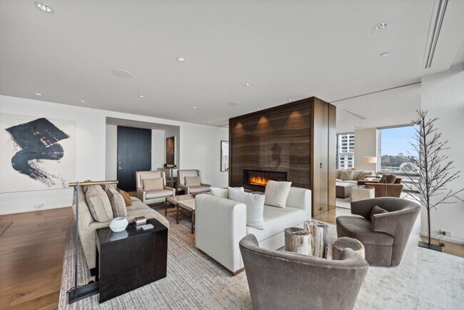 Building Photo - Millennium Tower - 2 bedrooms + den