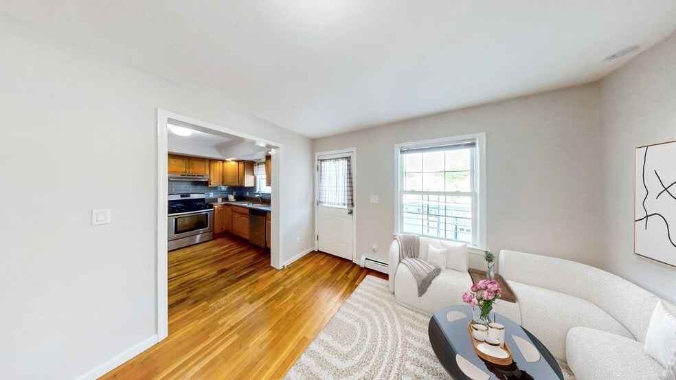 Building Photo - 35 Juniper St