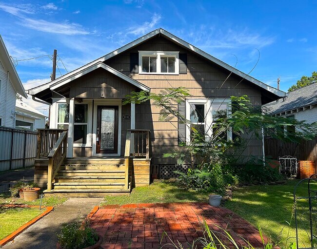 Building Photo - 1111 Rutland St