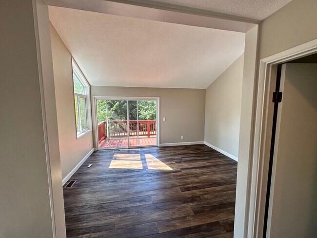Building Photo - 14815 SW 141st Ave