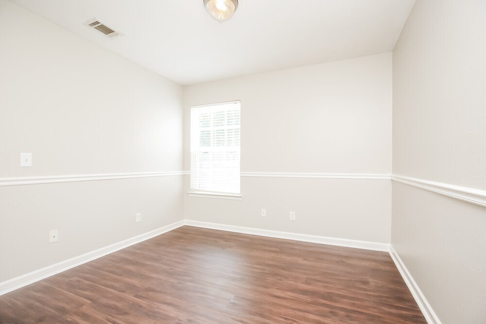 Building Photo - 7375 Ole Nottingham Dr