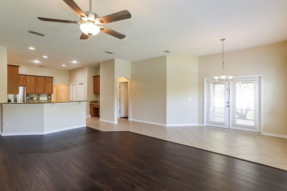 Building Photo - 1812 Creekwood Ln