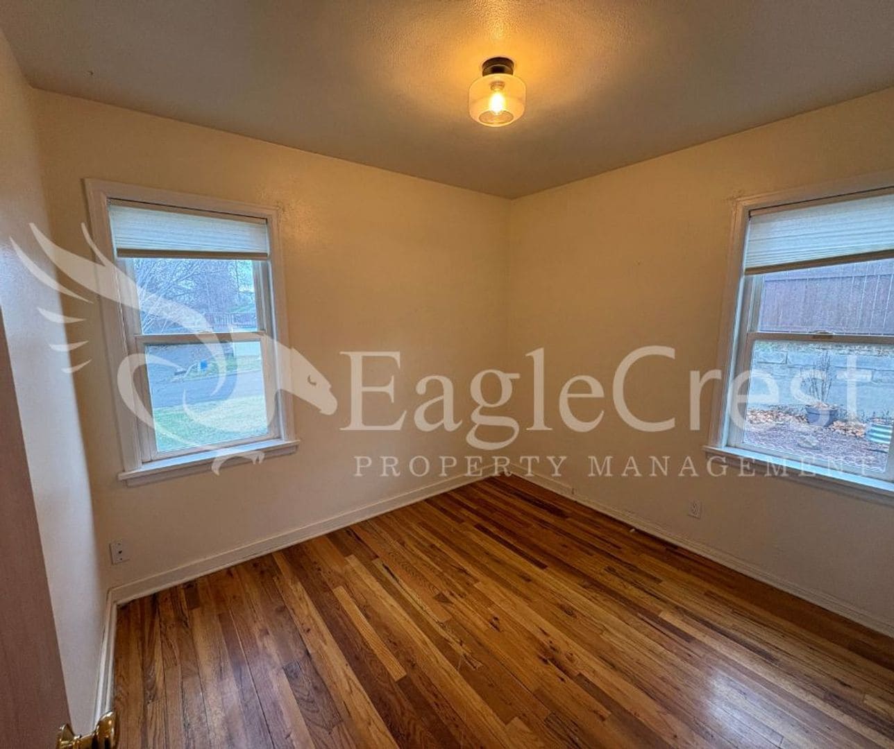 Building Photo - Spacious 3-Bedroom 2 bathroom Home with Great Mountain Views and Bonus Room!!