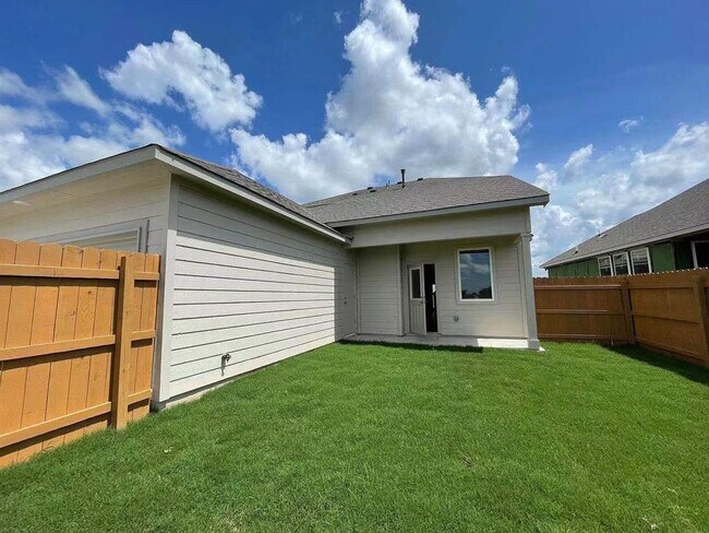 Building Photo - 110 Dedina Dr
