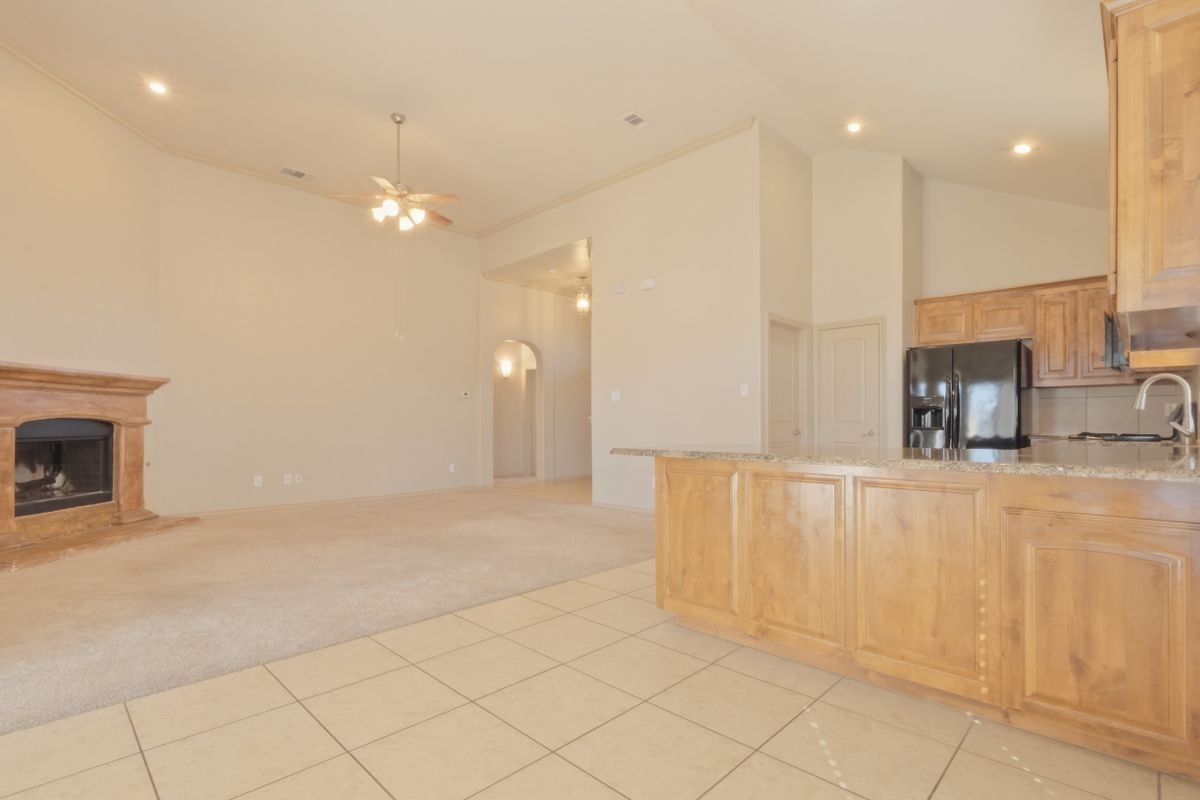Building Photo - 2016 Priscella Dr
