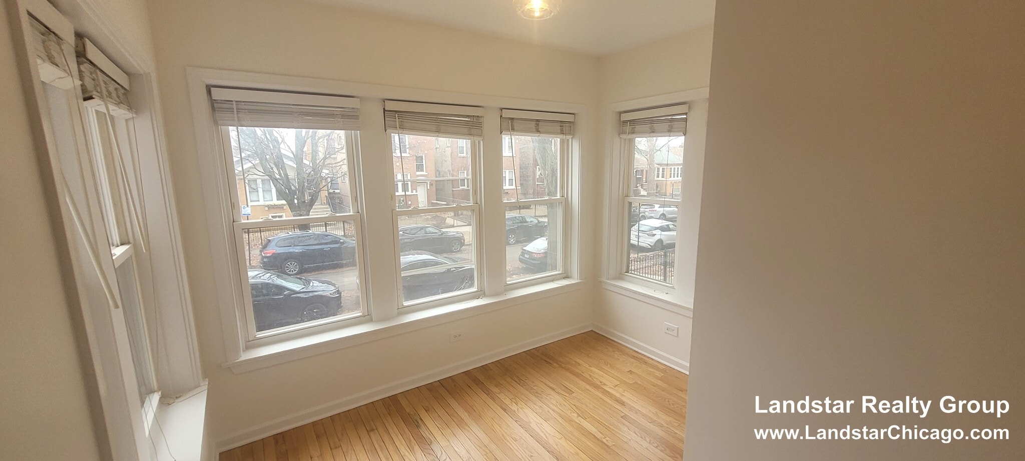 Building Photo - 4946 N Ridgeway Ave