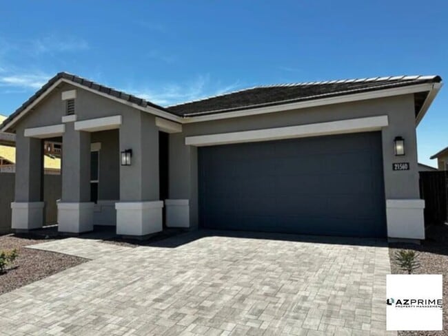 Building Photo - Lovely Apartment available