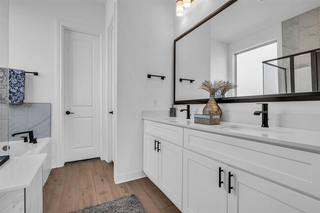 Building Photo - 13520 Leeward Edge Dr