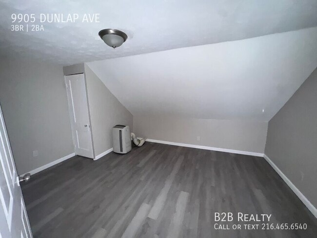 Building Photo - 9905 Dunlap Ave