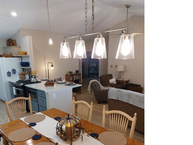 Building Photo - 697 Matthew St