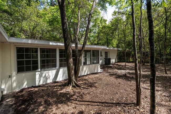Building Photo - 640 NW 36th Ter