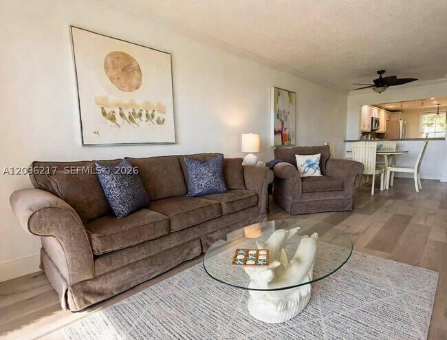 Building Photo - 10044 S Ocean Dr