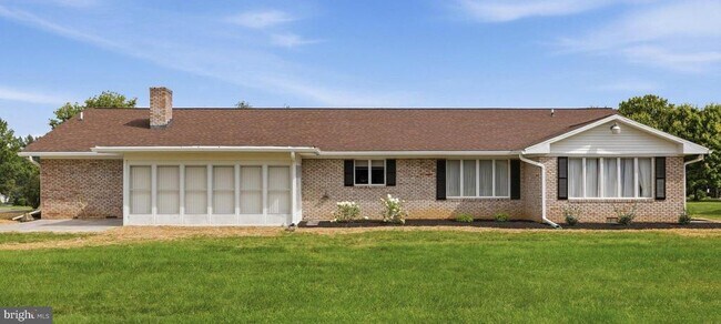 Building Photo - 11475 Pine Hill Dr