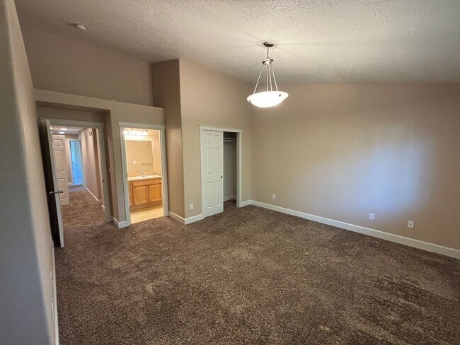 Building Photo - 234