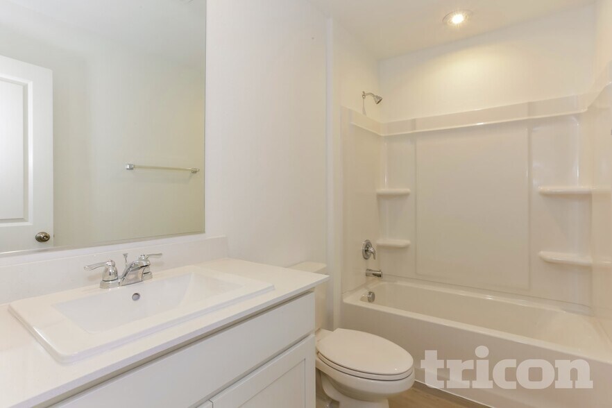 Building Photo - 15248 Dance Hall Dr