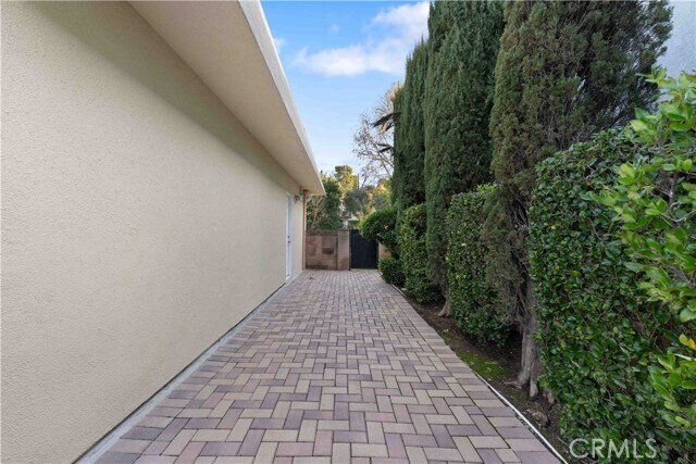 Building Photo - 4121 Picasso Ave