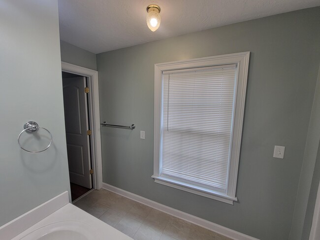 Building Photo - 3208 West Ct