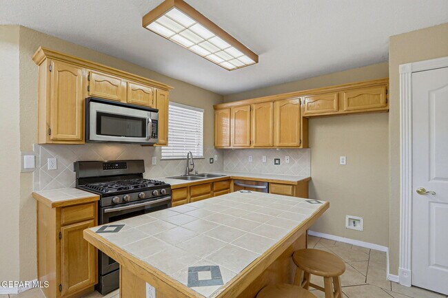 Building Photo - 12604 Gilded Sun Dr