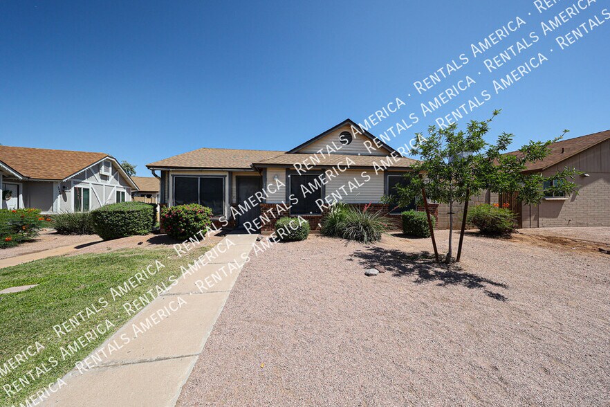 Primary Photo - 1055 N Recker Rd