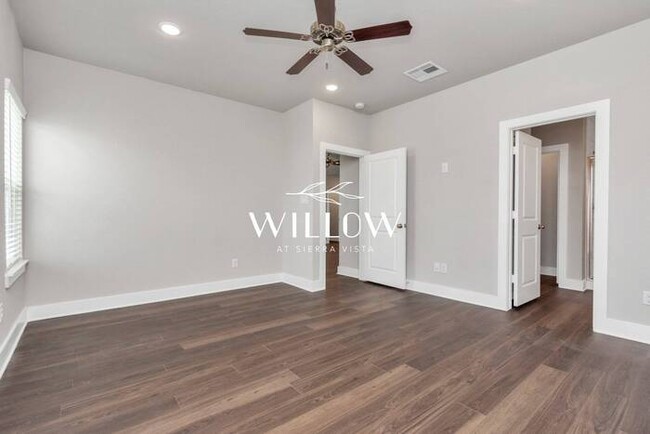 Building Photo - Spacious 4-Bedroom Home – 6 Weeks FREE Rent!