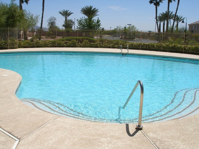 Building Photo - LARGE 3 BED, 2.5 BATH TOWNHOME IN GATED ALIANTE POOL COMMUNITY