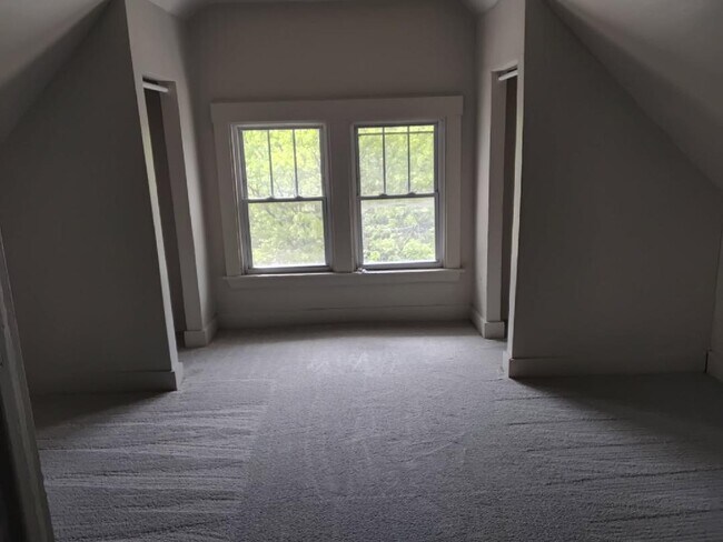 Building Photo - 2215 E 80th St