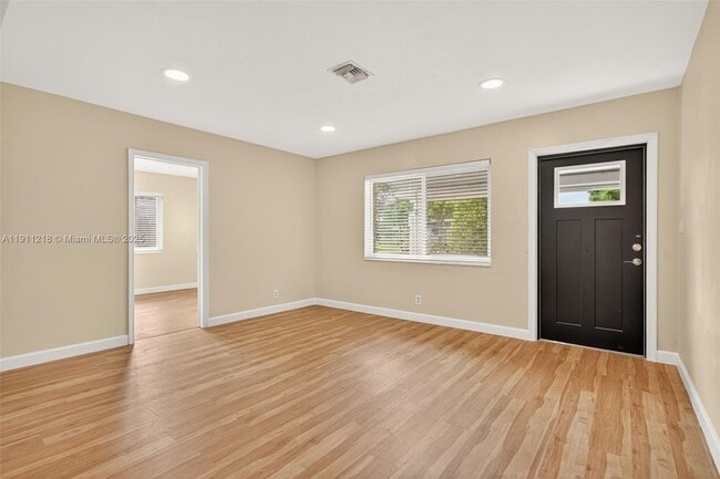 Building Photo - 4820 NE 1st Terrace