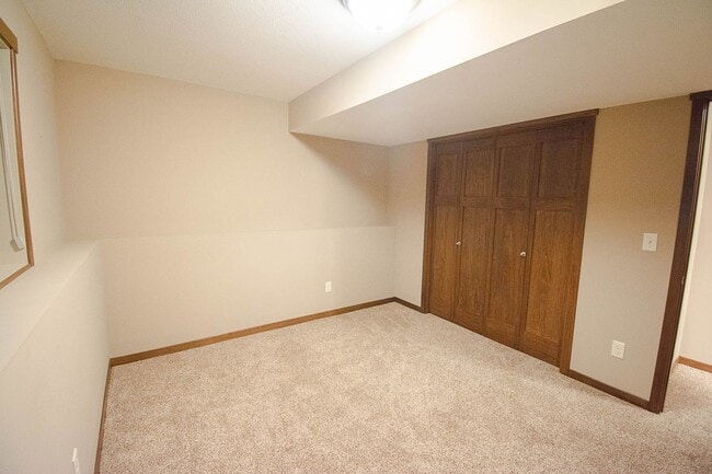 Building Photo - 6736 Clarkia Dr NW