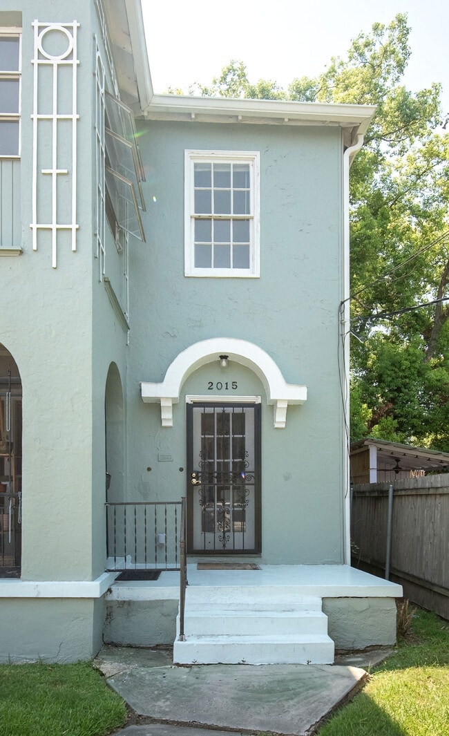 Building Photo - 2015 S Rendon St