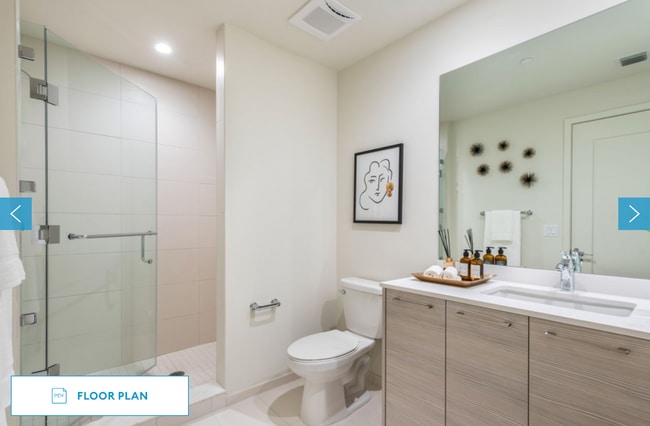 Building Photo - 2301 Laguna Cir