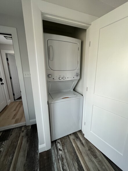 Building Photo - 97 Bates St