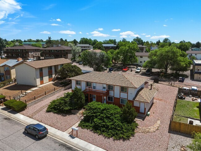 Building Photo - 1447 Nokomis Dr