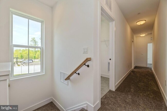 Building Photo - 2107 Donatello Dr