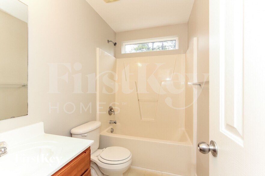 Building Photo - 3014 Ernest Russell Ct