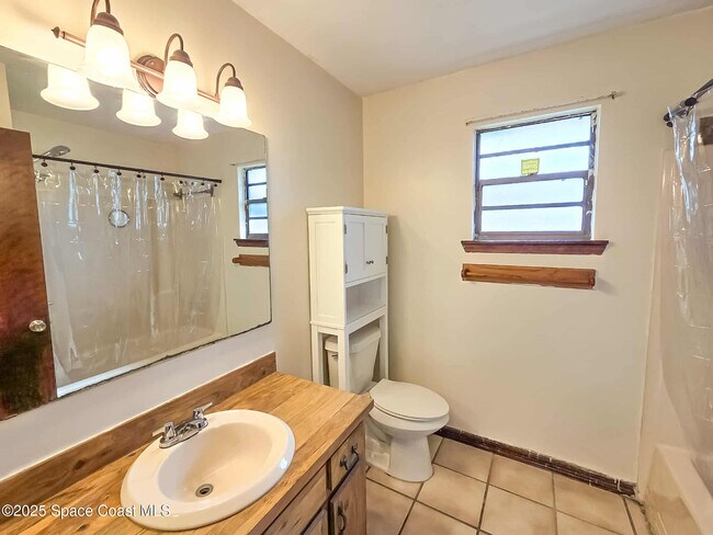 Building Photo - 410 Albenga Rd NW