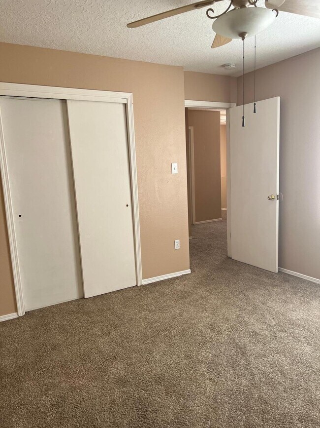 Building Photo - 2804 Quail Pointe Dr NW
