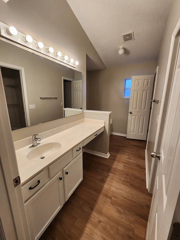 Building Photo - 4921 Fiske Cir